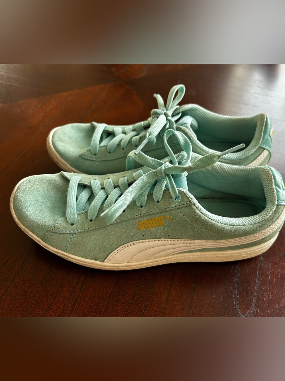 Puma Women's Low-Top Sneakers in Mint Green with White Formstrip size 8.5